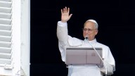 El papa León XIV cumplió 70 años y lo celebró junto a miles de fieles en la Plaza de San Pedro