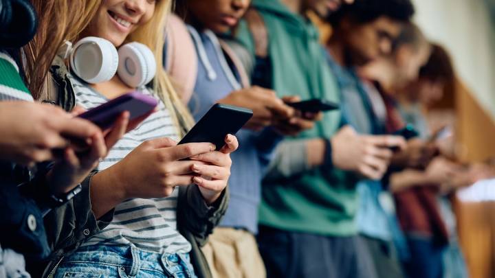 Teens are turning to AI chatbots for life advice — this one gives the best responses based on my testing