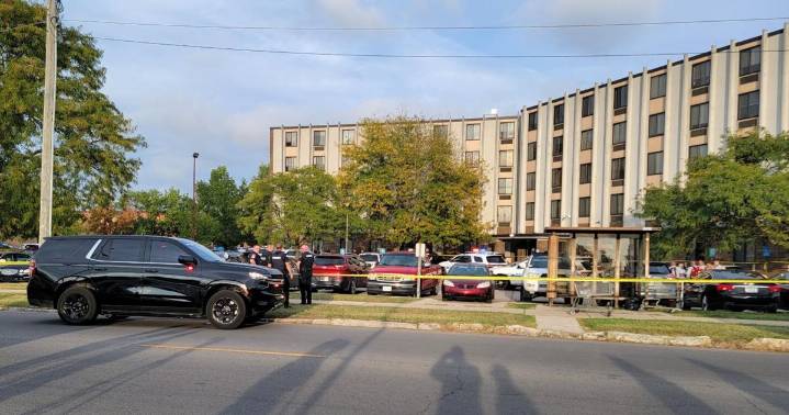 Police investigating Fort Wayne stabbing that injured officer and police
