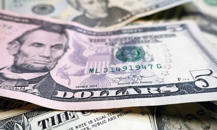 Precio del dólar del 5 de septiembre se acerca a 153 bolívares