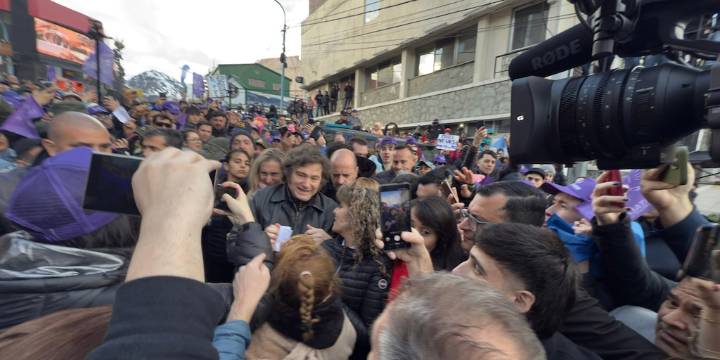 El Gobierno pone a prueba el humor social en la campaña y surgen dudas por la construcción de acuerdos políticos