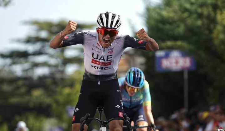 Ex ciclista mexicano revela el problema que Isaac del Toro podría tener si sigue en UAE Team Emirates