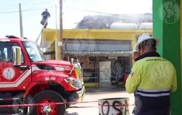 Se registra incendio en local de venta de frituras del Centro