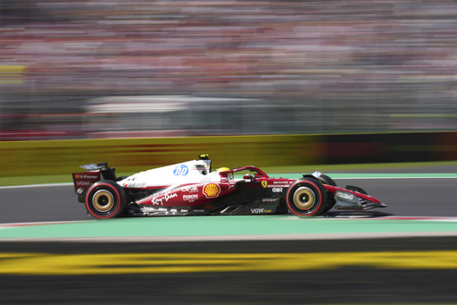 Monza entusiasmado por recibir a Hamilton vestido de rojo de Ferrari en el GP de Italia