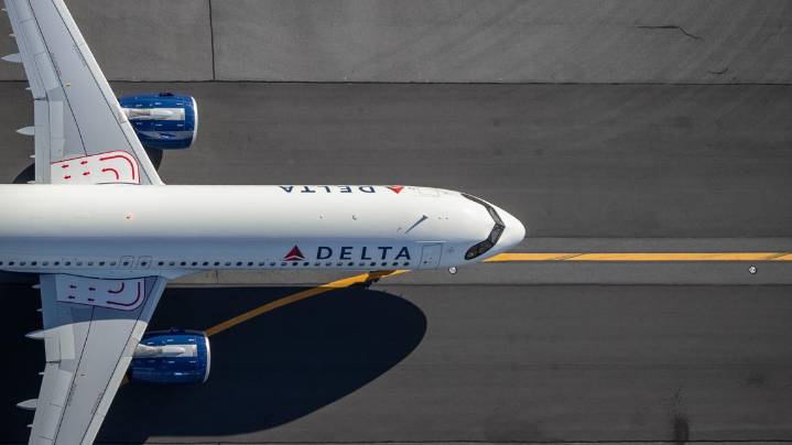 Delta flight headed to Sacramento returns to Atlanta airport shortly after takeoff over 'mechanical issue'