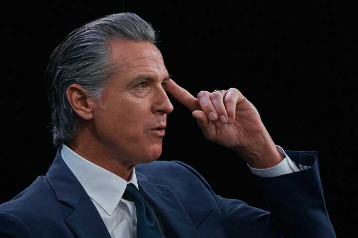 Newsom signs AI transparency bill prioritizing safety