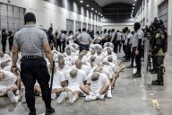 ¿Qué sigue tras decisión de tribunal de bloquear a Trump deportaciones bajo Ley de Enemigos Extranjeros?