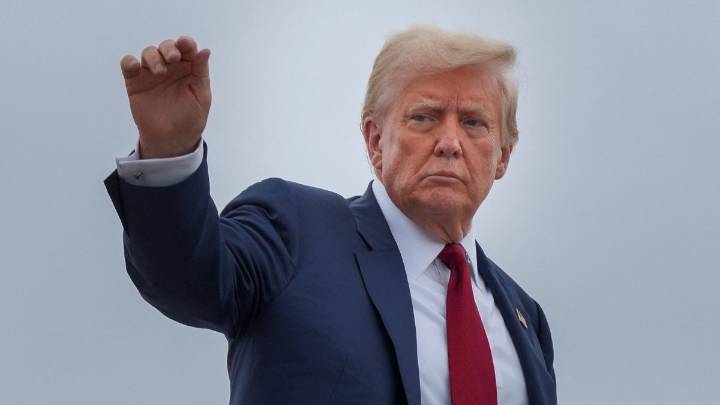 Trump Signs Executive Order On Deal To Sell TikTok's US Assets To American Investors