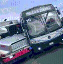 AUTOBÚS INTENTÓ ARREBASAR PERO TERMINO CHOCANDO CONTRA OTRO EN ATLACOMULCO