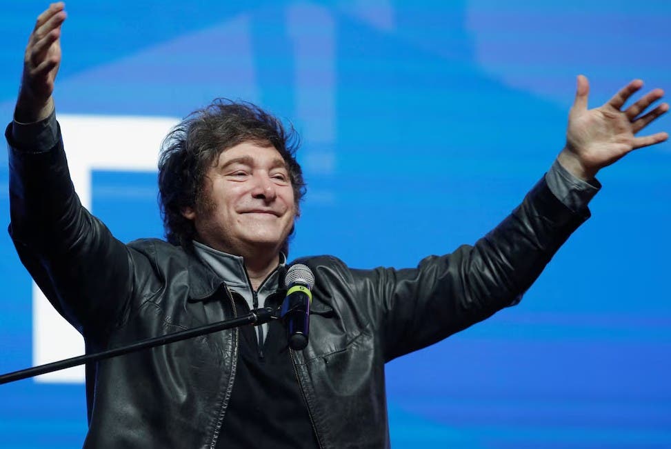 Milei desplazó de la campaña a “Lule” Menem y empoderó a Santiago Caputo: el mensaje para recuperar al electorado