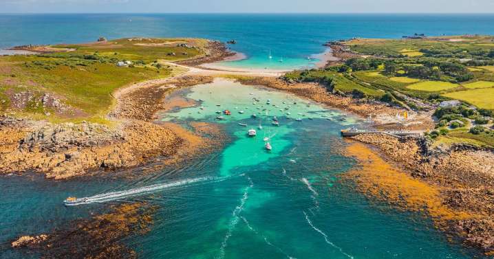 UK's 'answer to the Maldives' with white sandy beaches just a short trip from Devon