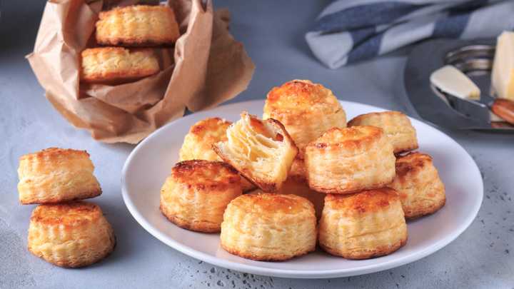 The Cracker Barrel-Owned Chain That's Falling Faster Than You Can Say Biscuit