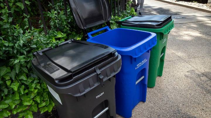 NYC homeowners could get cash back for their trash bins