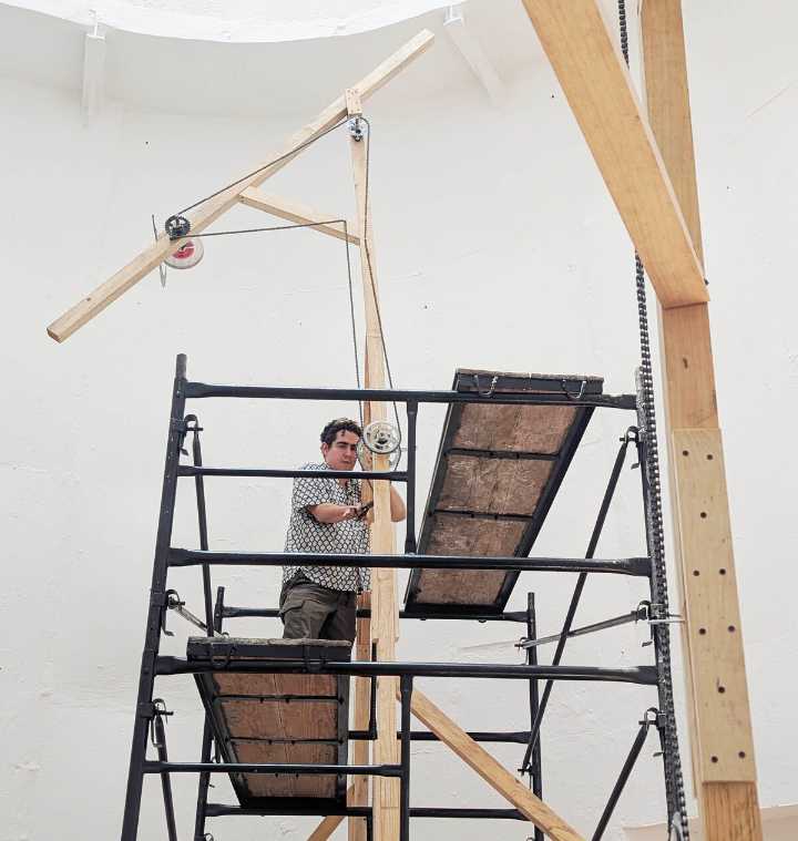 ‘Coreografía de una extracción silenciosa’, de Enrique Argote, se exhibirá en la ‘Torre de los...