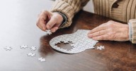 Son mujeres las que más padecen alzheimer