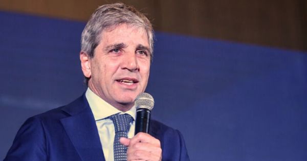 Caputo dijo que habrá anuncios tras la reunión con el secretario del Tesoro