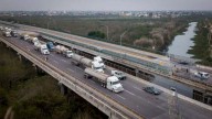 En la mira 21 aduanas bajo sospecha de contrabando de combustible