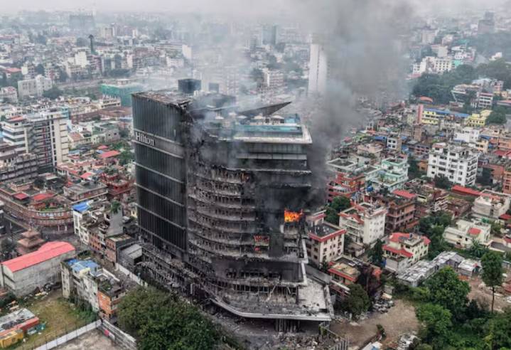 Familia pide ayuda para evacuar a peruana atrapada en protestas en Nepal