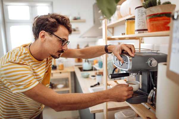 Tips para elegir la cafetera ideal según tu rutina