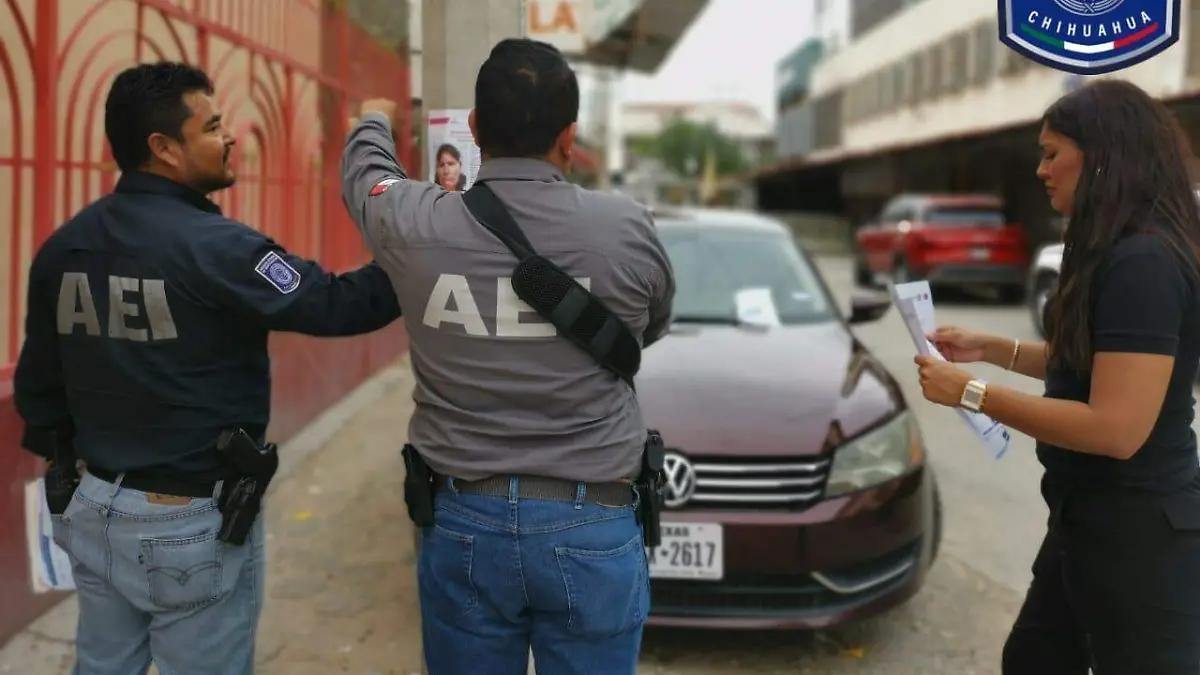 Distribuyen y pegan pesquisas de mujeres desaparecidas en Ciudad Juárez