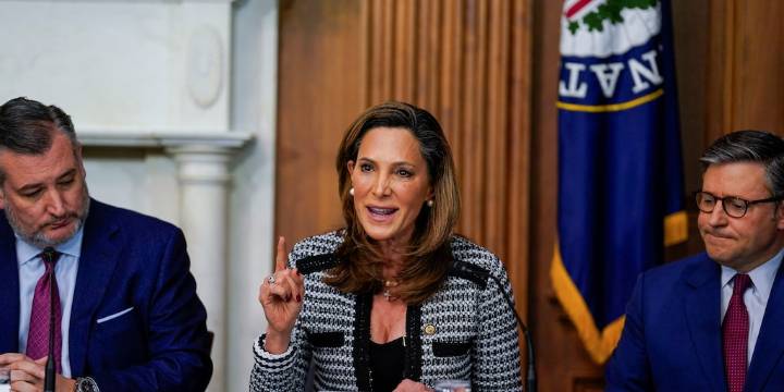 Congresista de Estados Unidos reaccionó a revocación de visa de Gustavo Petro: “Se le salió su instinto de guerrillero en el lugar equivocado”