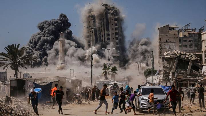 Israel strikes high-rise building