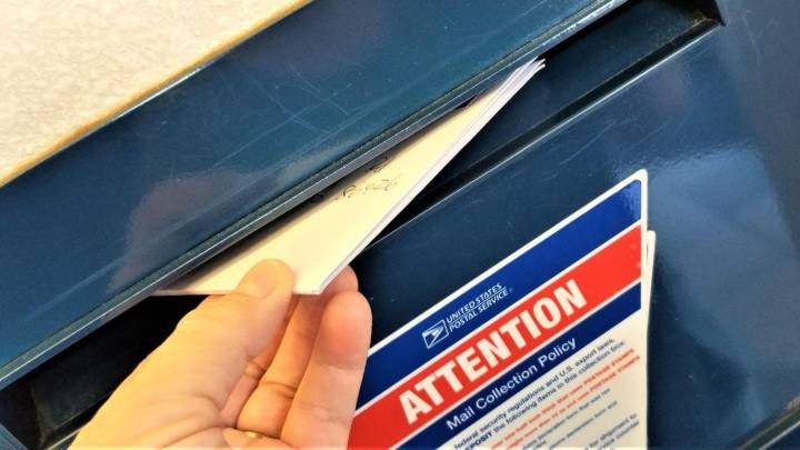 United States Postal Service sets 2025 holiday mailing dates