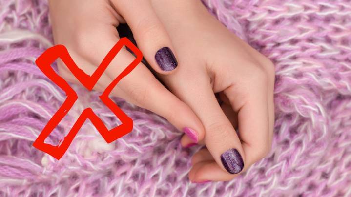 Adiós al brillo clásico en las uñas: el acabado que arrasa en las manicuras de cara al verano 2026