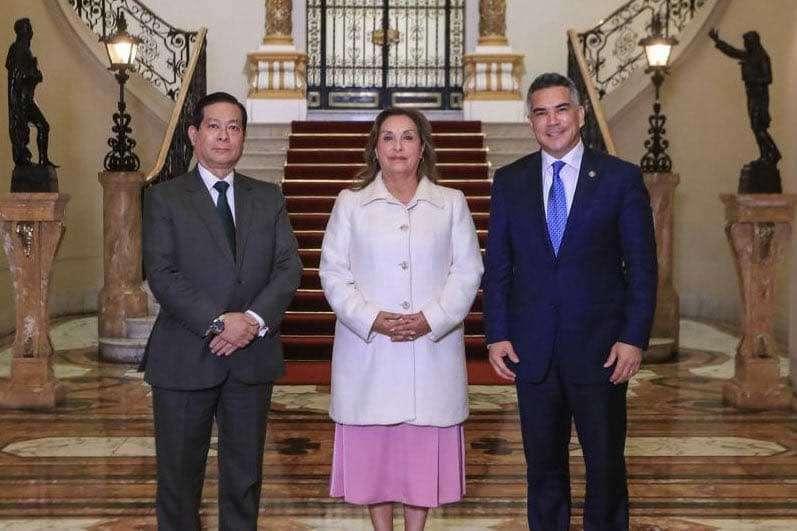 Se reúne Alejandro Moreno con Dina Boluarte, presidenta de Perú 