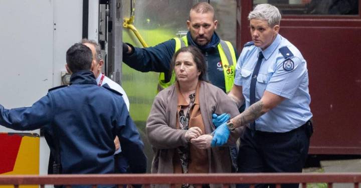 Condenan a cadena perpetua a Erin Patterson, la australiana que mató a familiares de su esposo con hongos tóxicos