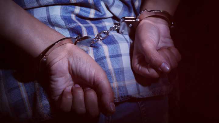 Detienen a 8 personas tras operativo de cateo a presuntos miembros del crimen organizado