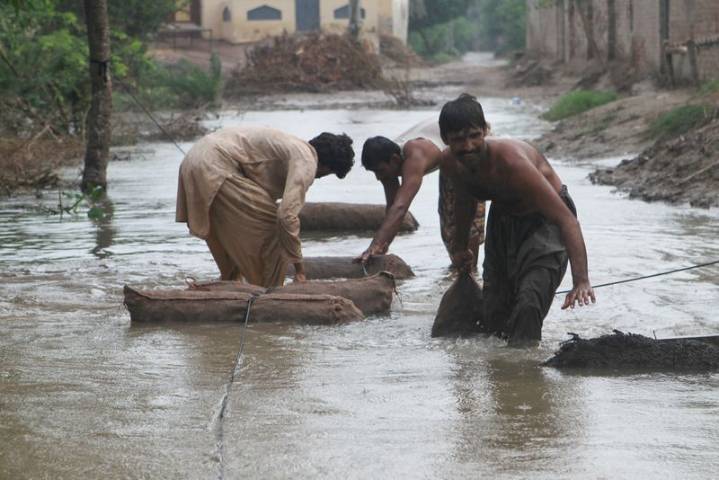 Boat capsizes in Pakistan floods, killing nine, authorities say