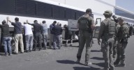 Surcorea llevará a casa a 300 trabajadores detenidos en redada en planta de Hyundai en Georgia