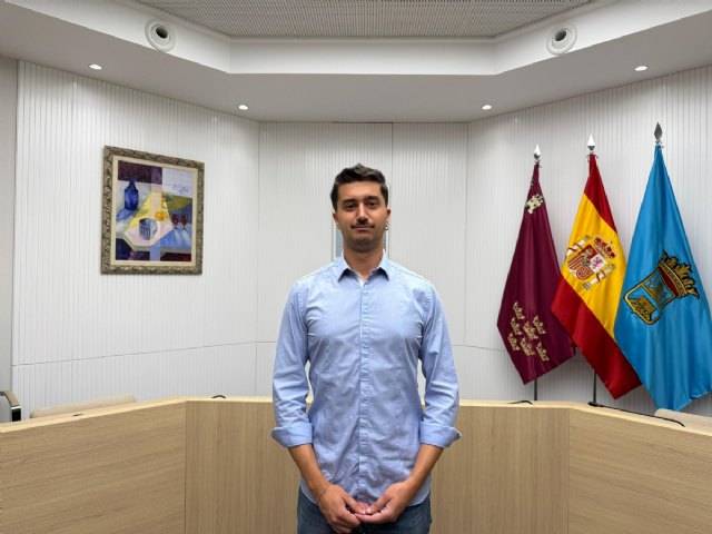 Los comerciantes del Mercado de Abastos estrenarán persianas motorizadas antes de final de año