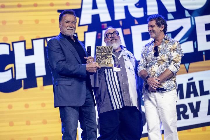 Arnold Schwarzenegger, a Álex de la Iglesia en la Comic-Con: "Hagamos una película juntos"