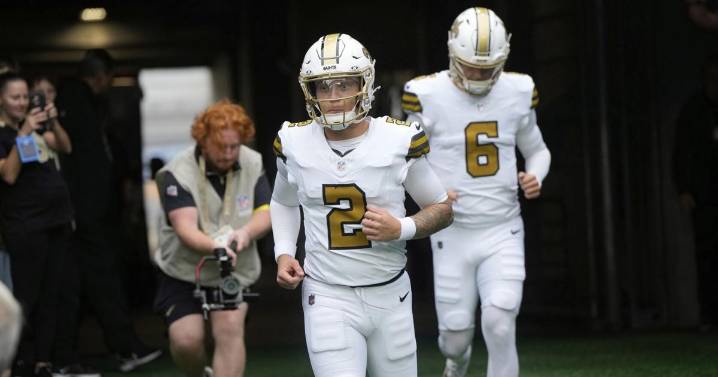 Saints offense commits more penalties in 1st quarter than Seahawks offense had all year