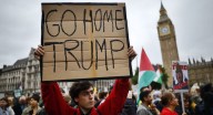 Trump se reúne con Carlos III en Reino Unido; ciudadanos se manifiestan en su contra