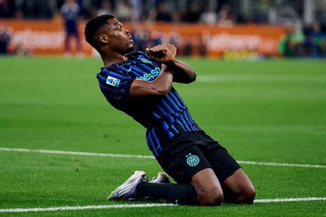 Inter Milan star drops Premier League hint after Manchester United transfer links
