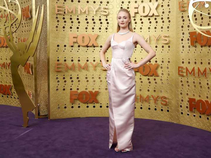 La razón por la que la actriz de "Game of Thrones" Sophie Turner no quiere volver a vivir en Estados Unidos
