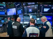 Stocks Slip as Midnight Shutdown Deadline Nears