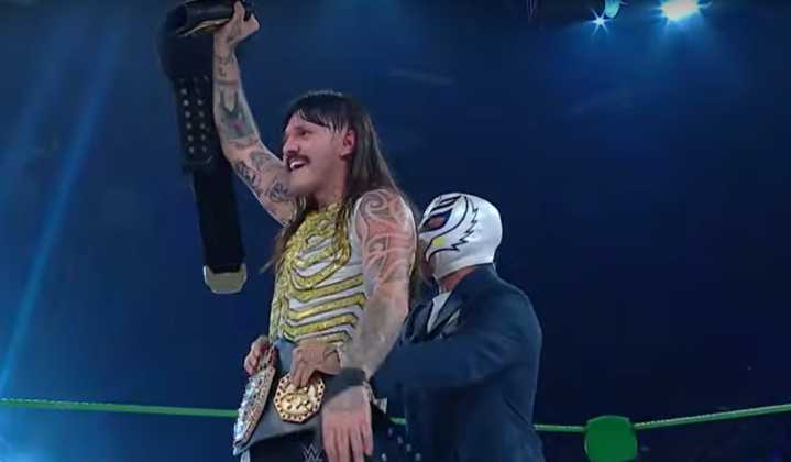 ¡Hay nuevo Megacampeón! Dominik Mysterio le gana al Hijo de Vikingo con ayuda del Grande Americano