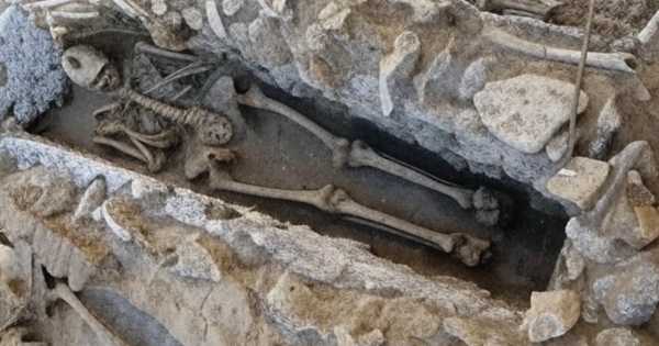 Hallazgo arqueológico sin precedentes: construían una autopista y apareció una tumba gigante de 4000 años