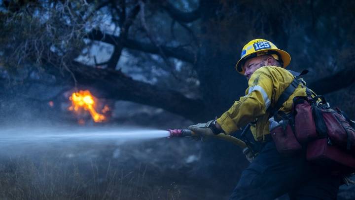 Angeles National Forest is hiring wildland firefighters. Here’s how you can apply