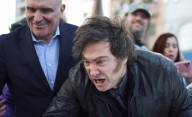 Milei frenó la obra cloacal, pero LLA culpa a los bonaerenses de usar "baldes"