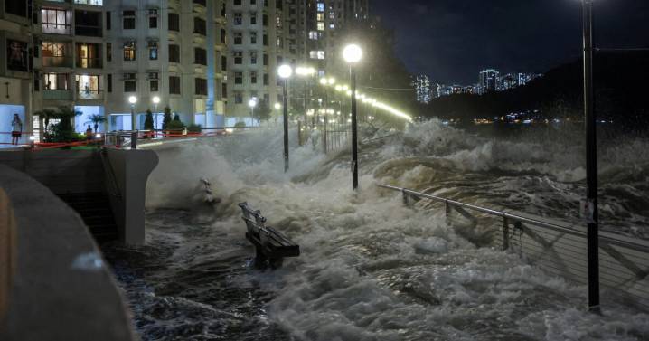 "Ragasa", el 'Rey de las tormentas': el supertifón más fuerte de 2025 arrasa con Hong Kong