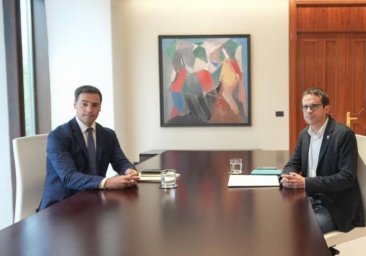 Otxandiano pide a Pradales situar el nuevo estatus en el centro del debate