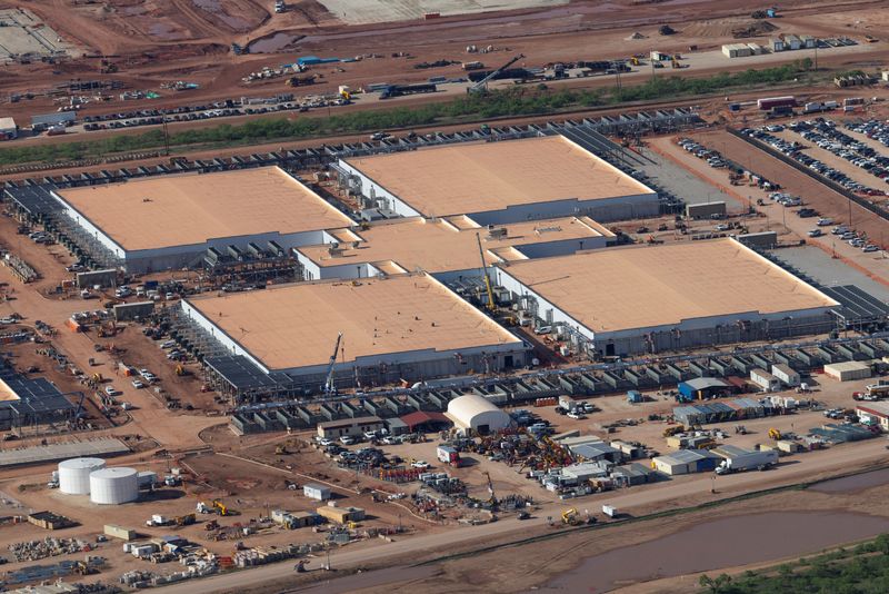 OpenAI, Oracle, SoftBank plan five new AI data centers for $500 billion Stargate project