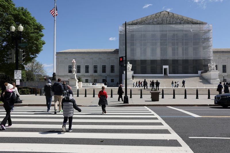 Trump takes tariffs fight to US Supreme Court