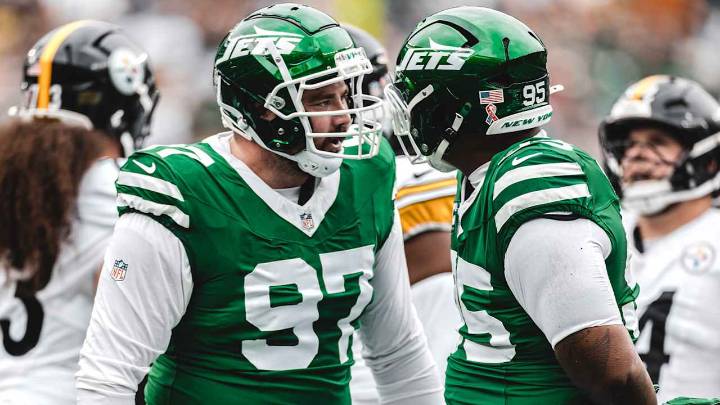 Harrison Phillips Had Some Video 'Moments' in Jets Debut, Hopes to Get 'Better and Better'