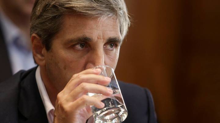 Caputo debe plata y explicaciones